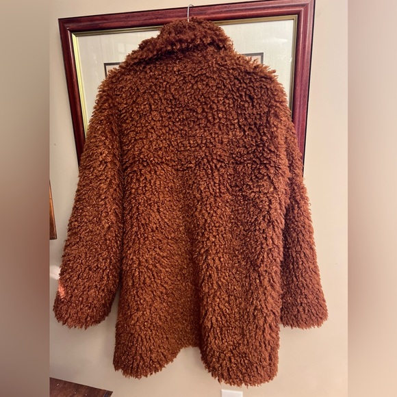 Pretty Little Thing Faux Fur Teddy Curly Camel Coat Sz 10 Prettylittlething - Picture 2 of 2